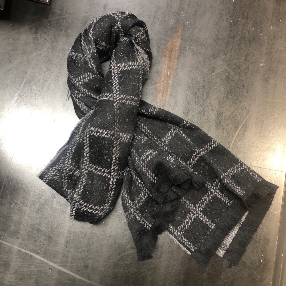 *NEW* Black Scarf
